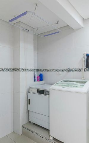 Casa à venda com 277m², 3 quartos e 4 vagas Casa à venda com 277m², 3 quartos e 4 vagasÁrea de Serviço