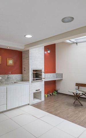 Casa à venda com 277m², 3 quartos e 4 vagas Casa à venda com 277m², 3 quartos e 4 vagasÁrea da Churrasqueira