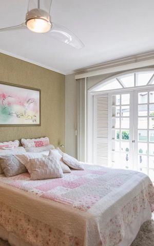 Casa à venda com 277m², 3 quartos e 4 vagas Casa à venda com 277m², 3 quartos e 4 vagasQuarto 1