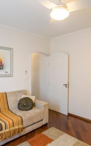 Casa à venda com 277m², 3 quartos e 4 vagas Casa à venda com 277m², 3 quartos e 4 vagasQuarto 3
