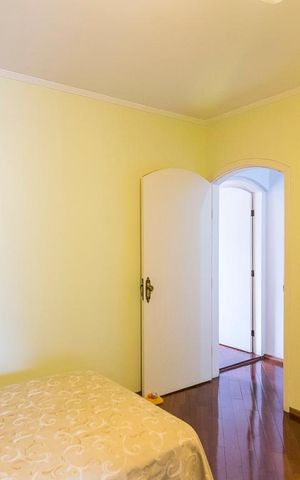 Casa à venda com 277m², 3 quartos e 4 vagas Casa à venda com 277m², 3 quartos e 4 vagasQuarto 2