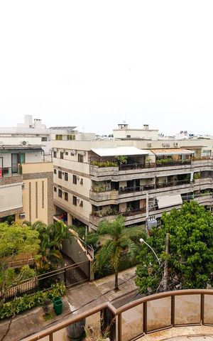 Apartamento à venda com 370m², 5 quartos e 3 vagas Apartamento à venda com 370m², 5 quartos e 3 vagasVista da Cobertura