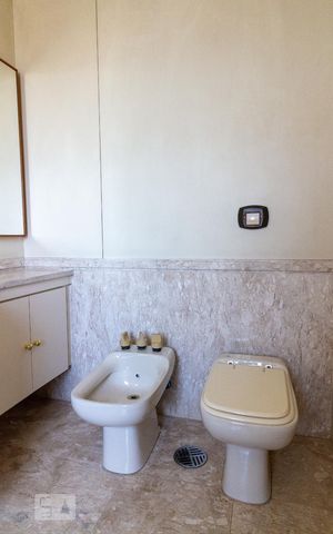 Apartamento à venda com 270m², 4 quartos e 3 vagasBanheiro da Suíte 1