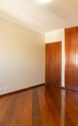Apartamento à venda com 270m², 4 quartos e 3 vagasDormitório 2