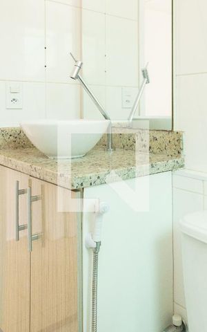 Apartamento à venda com 48m², 2 quartos e 1 vaga Apartamento à venda com 48m², 2 quartos e 1 vagaBanheiro Social