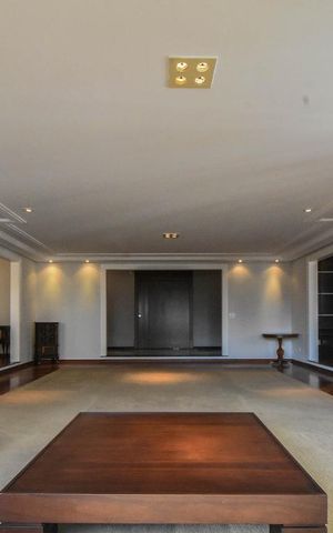 Apartamento para alugar com 370m², 4 quartos e 5 vagas Apartamento para alugar com 370m², 4 quartos e 5 vagasSala