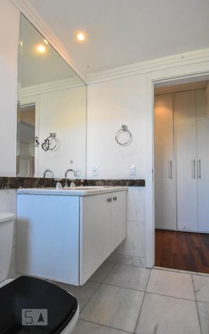 Apartamento para alugar com 370m², 4 quartos e 5 vagas Apartamento para alugar com 370m², 4 quartos e 5 vagasBanheiro Suíte 03