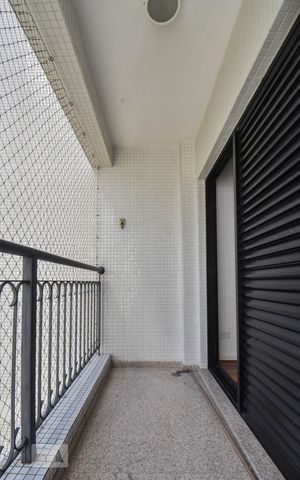 Apartamento para alugar com 370m², 4 quartos e 5 vagas Apartamento para alugar com 370m², 4 quartos e 5 vagasVaranda Suíte 01