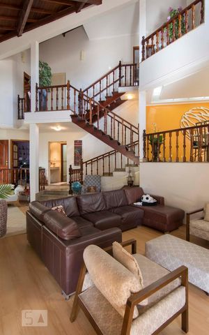 Casa à venda com 540m², 6 quartos e 4 vagasSala