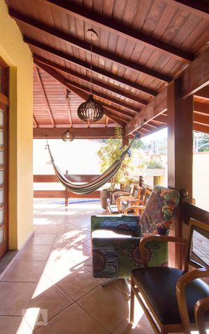 Casa à venda com 540m², 6 quartos e 4 vagasVaranda