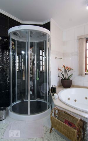 Casa à venda com 540m², 6 quartos e 4 vagasBanheiro Suíte 3