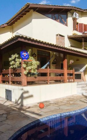 Casa à venda com 540m², 6 quartos e 4 vagasPiscina