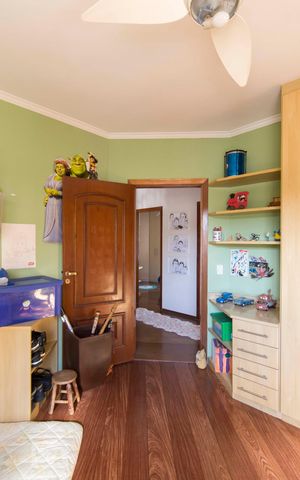 Casa à venda com 540m², 6 quartos e 4 vagasQuarto 