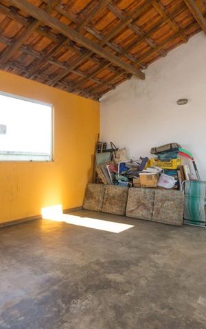 Casa à venda com 225m², 3 quartos e 2 vagas Casa à venda com 225m², 3 quartos e 2 vagasSalão