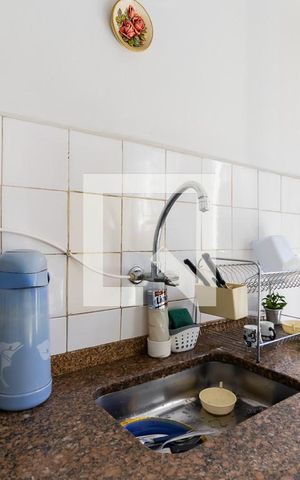 Casa à venda com 155m², 3 quartos e 2 vagas Casa à venda com 155m², 3 quartos e 2 vagasCozinha casa dos fundos