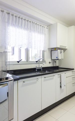 Apartamento à venda com 123m², 3 quartos e 2 vagasCozinha