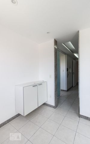 Apartamento para alugar com 105m², 2 quartos e 2 vagas Apartamento para alugar com 105m², 2 quartos e 2 vagasCozinha