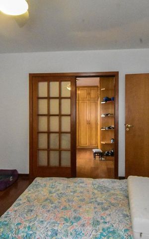 Apartamento à venda com 340m², 4 quartos e 2 vagas Apartamento à venda com 340m², 4 quartos e 2 vagasSuíte 01