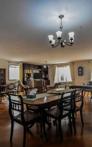 Apartamento à venda com 340m², 4 quartos e 2 vagas Apartamento à venda com 340m², 4 quartos e 2 vagasSala