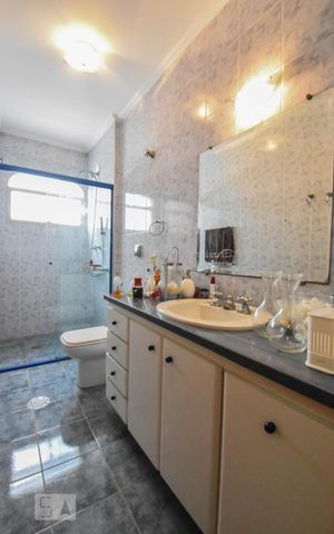 Apartamento à venda com 340m², 4 quartos e 2 vagas Apartamento à venda com 340m², 4 quartos e 2 vagasBanheiro 03