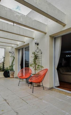 Apartamento à venda com 340m², 4 quartos e 2 vagas Apartamento à venda com 340m², 4 quartos e 2 vagasVaranda Gourmet