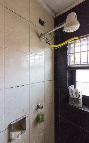 Casa à venda com 250m², 4 quartos e 2 vagasBanheiro 2