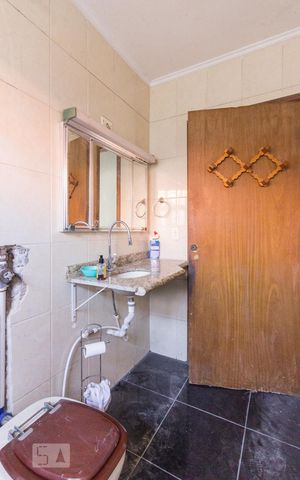 Casa à venda com 250m², 4 quartos e 2 vagasBanheiro 2