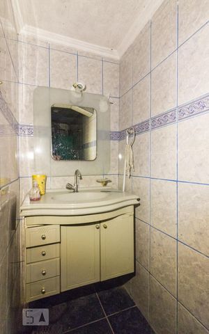 Casa à venda com 250m², 4 quartos e 2 vagasBanheiro 1