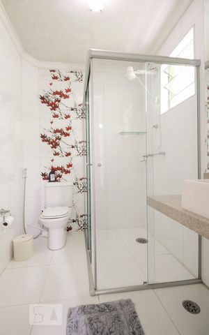 Casa à venda com 120m², 3 quartos e 1 vaga Casa à venda com 120m², 3 quartos e 1 vagaBanheiro