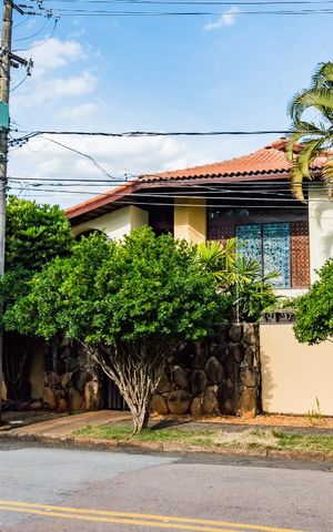 Casa à venda com 396m², 5 quartos e 4 vagasFachada da Casa