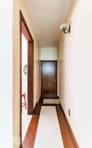 Casa à venda com 396m², 5 quartos e 4 vagasCorredor - Entrada