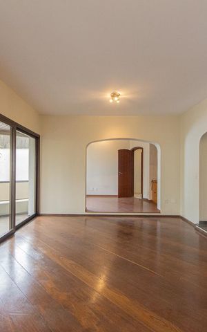 Apartamento à venda com 187m², 3 quartos e 3 vagas Apartamento à venda com 187m², 3 quartos e 3 vagasSala de estar