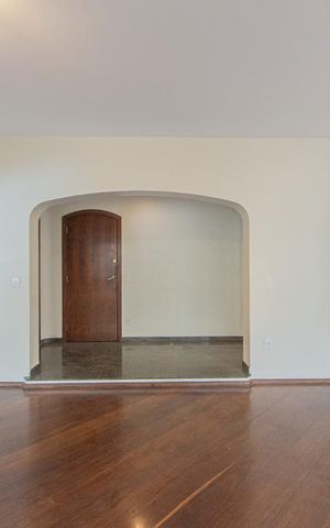 Apartamento à venda com 187m², 3 quartos e 3 vagas Apartamento à venda com 187m², 3 quartos e 3 vagasSala de estar