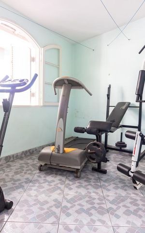 Casa à venda com 250m², 3 quartos e 4 vagas