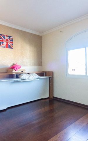 Casa à venda com 250m², 3 quartos e 4 vagas