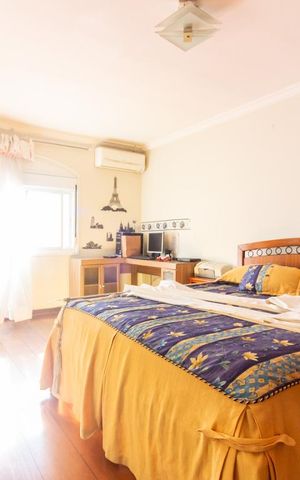Casa à venda com 250m², 3 quartos e 4 vagas
