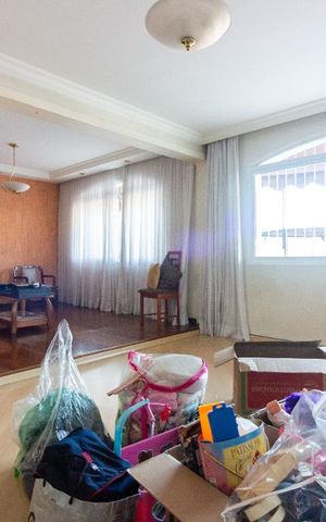 Casa à venda com 250m², 3 quartos e 4 vagas