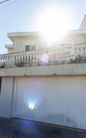 Casa à venda com 250m², 3 quartos e 4 vagas