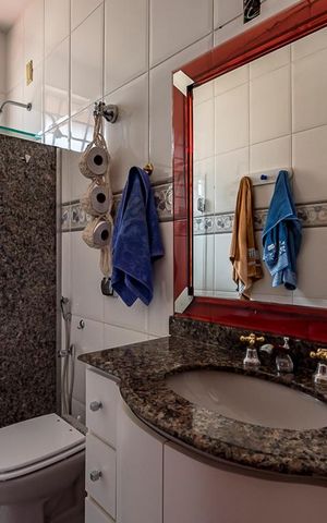 Casa à venda com 280m², 5 quartos e 3 vagasBanheiro