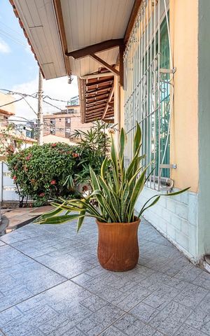 Casa à venda com 280m², 5 quartos e 3 vagasEntrada