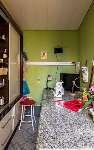 Casa à venda com 280m², 5 quartos e 3 vagasQuarto Externo