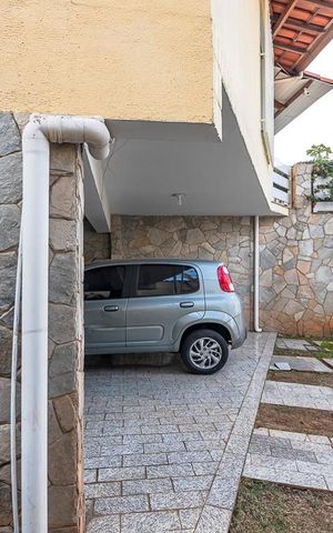 Casa à venda com 280m², 5 quartos e 3 vagasGaragem