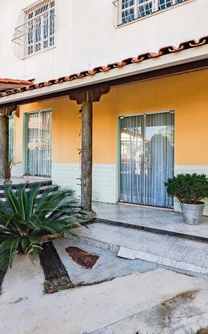 Casa à venda com 280m², 5 quartos e 3 vagasEntrada