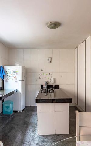 Casa à venda com 280m², 5 quartos e 3 vagasCozinha