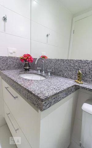 Apartamento para alugar com 66m², 2 quartos e 1 vagaBanheiro