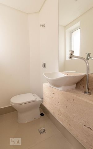 Apartamento à venda com 130m², 3 quartos e 1 vaga Apartamento à venda com 130m², 3 quartos e 1 vagaLavabo