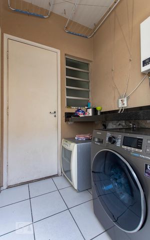 Casa à venda com 130m², 3 quartos e 2 vagas Casa à venda com 130m², 3 quartos e 2 vagasArea de Serviço