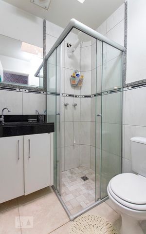 Casa à venda com 130m², 3 quartos e 2 vagas Casa à venda com 130m², 3 quartos e 2 vagasBanheiro Social