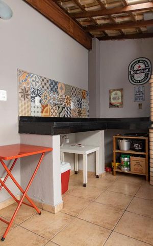 Casa à venda com 130m², 3 quartos e 2 vagas Casa à venda com 130m², 3 quartos e 2 vagasFundos - Churrasqueira