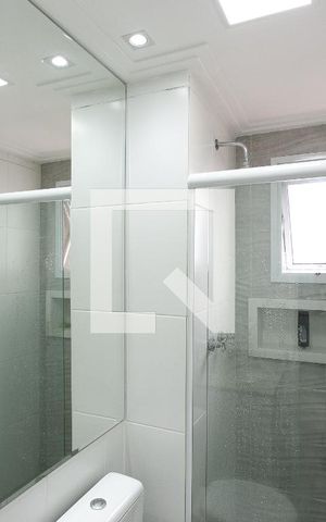 Apartamento à venda com 81m², 2 quartos e 2 vagasBanheiro da Suíte